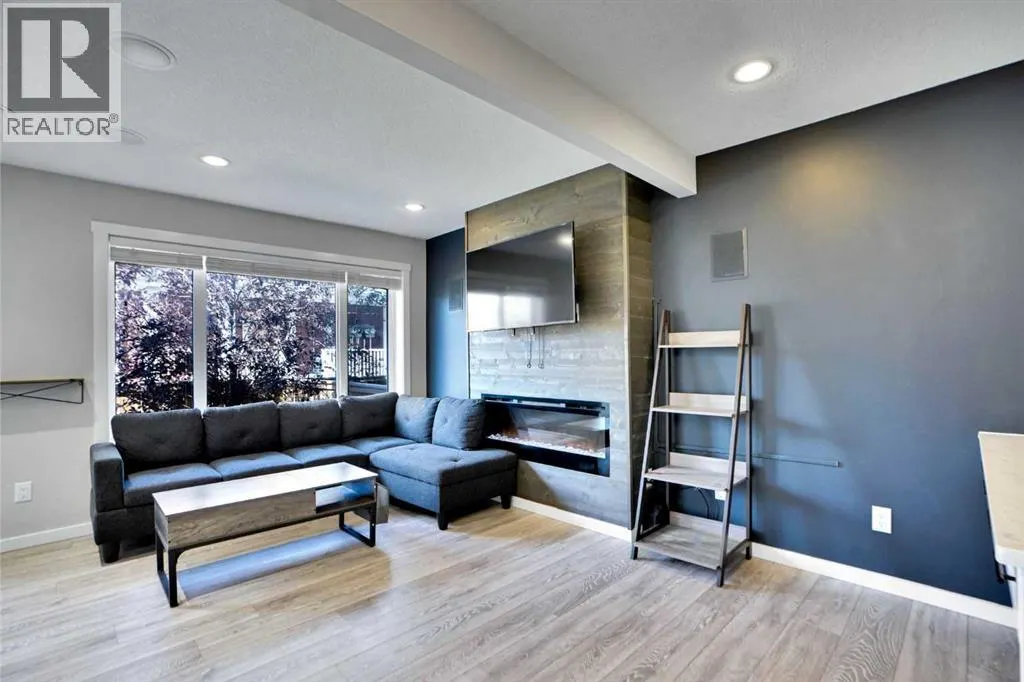 602, 2400 Ravenswood View SE