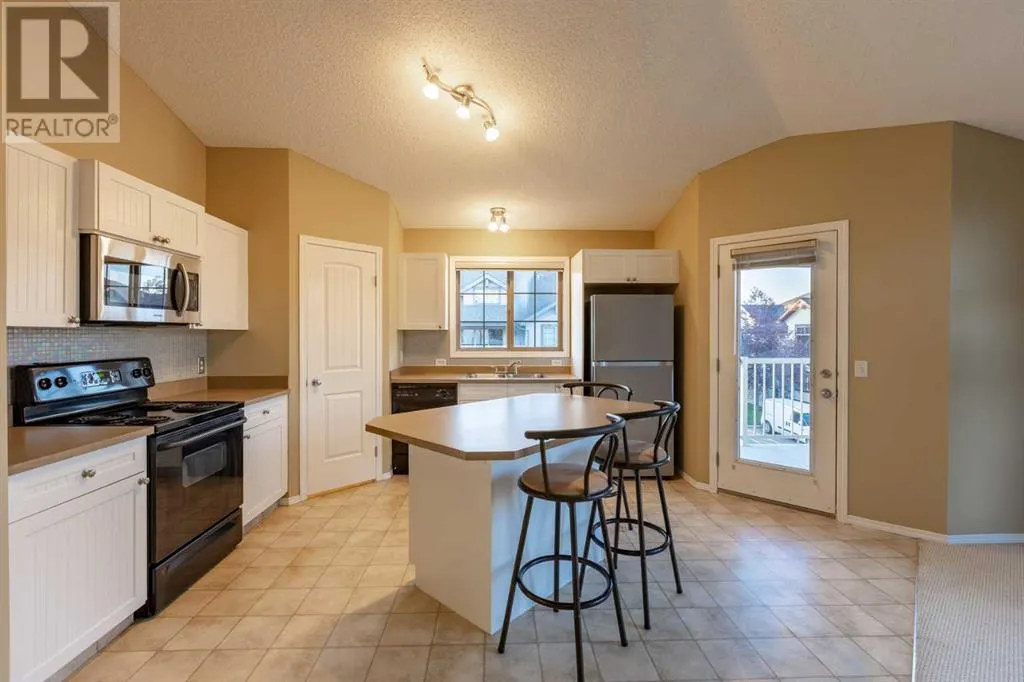201, 7 Everridge Square SW
