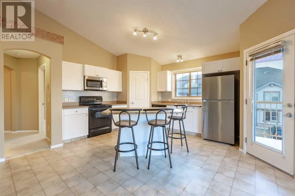 201, 7 Everridge Square SW