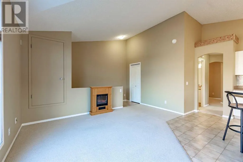 201, 7 Everridge Square SW