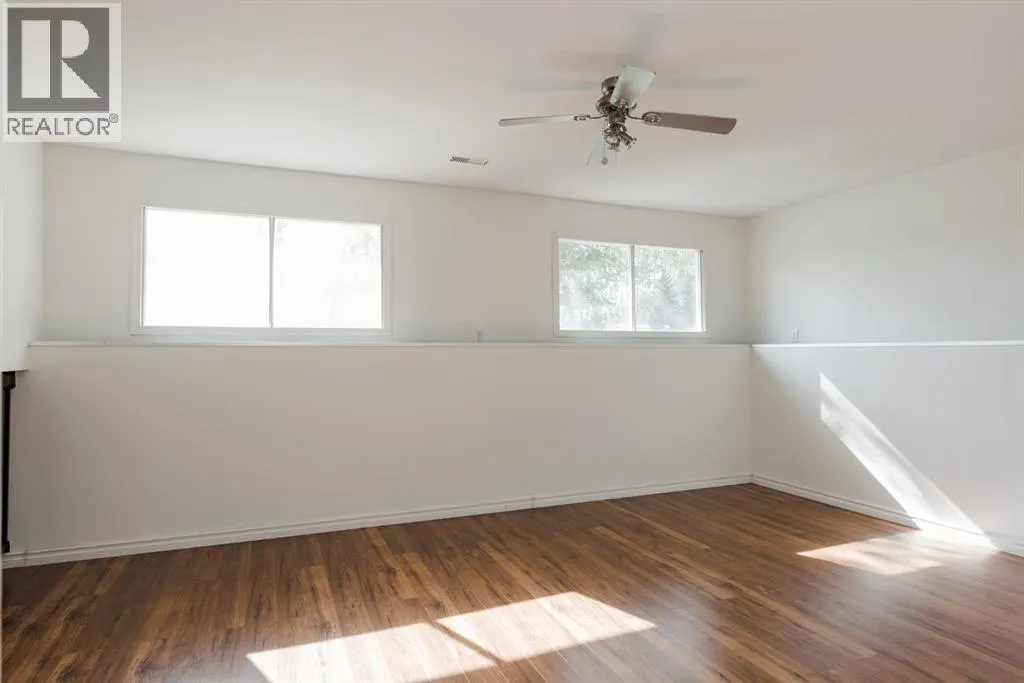 453 Signal Road