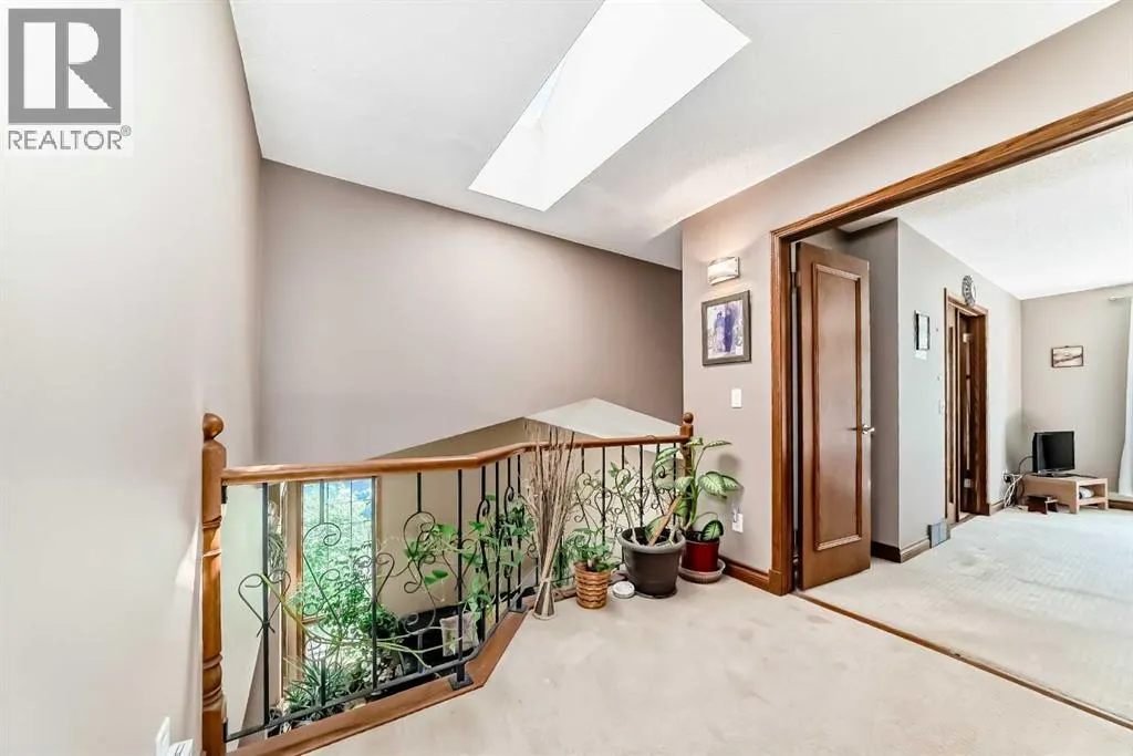 165 Shawinigan Drive SW