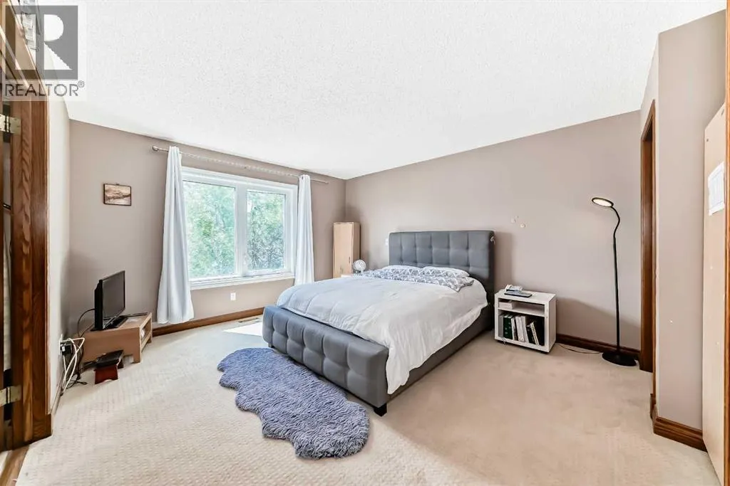 165 Shawinigan Drive SW