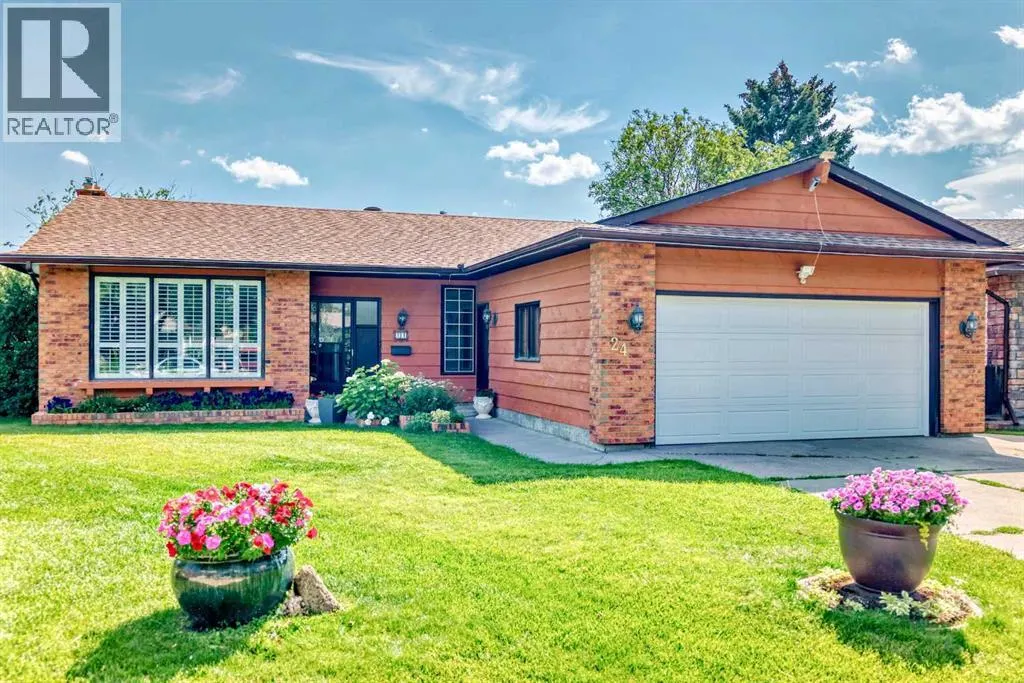 24 Templehill Bay NE