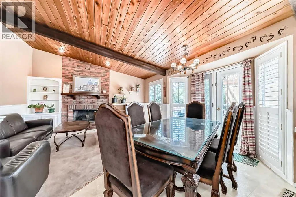 24 Templehill Bay NE