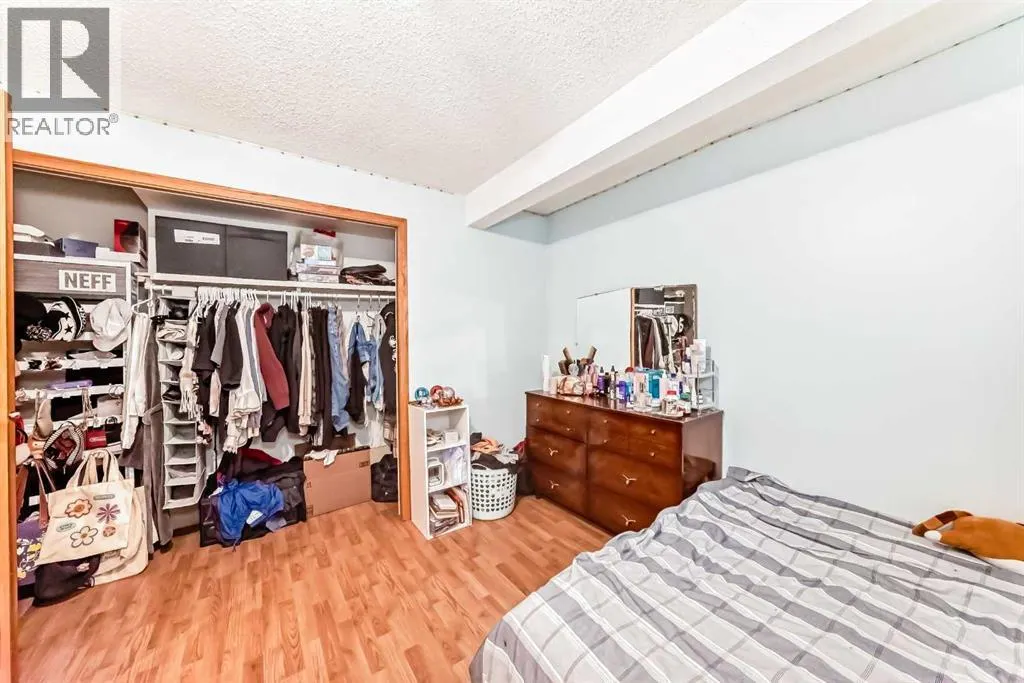 24 Templehill Bay NE