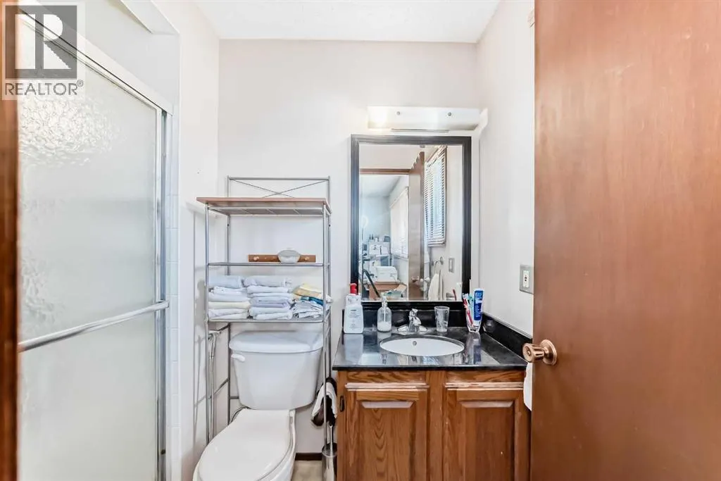 24 Templehill Bay NE