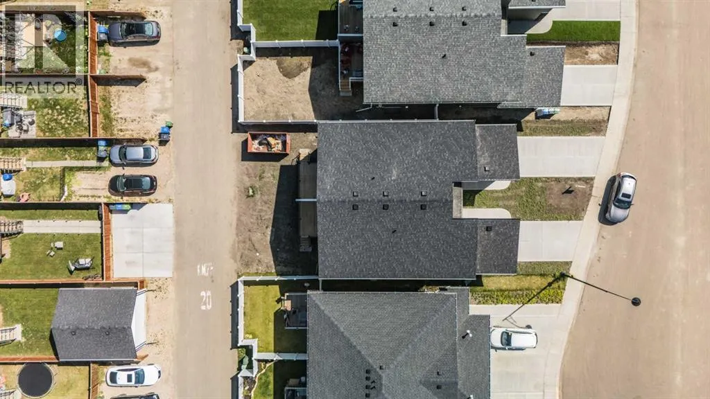 42 Earl Close