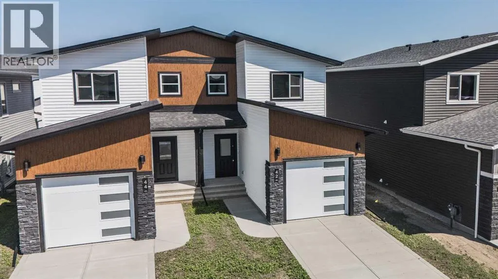 42 Earl Close