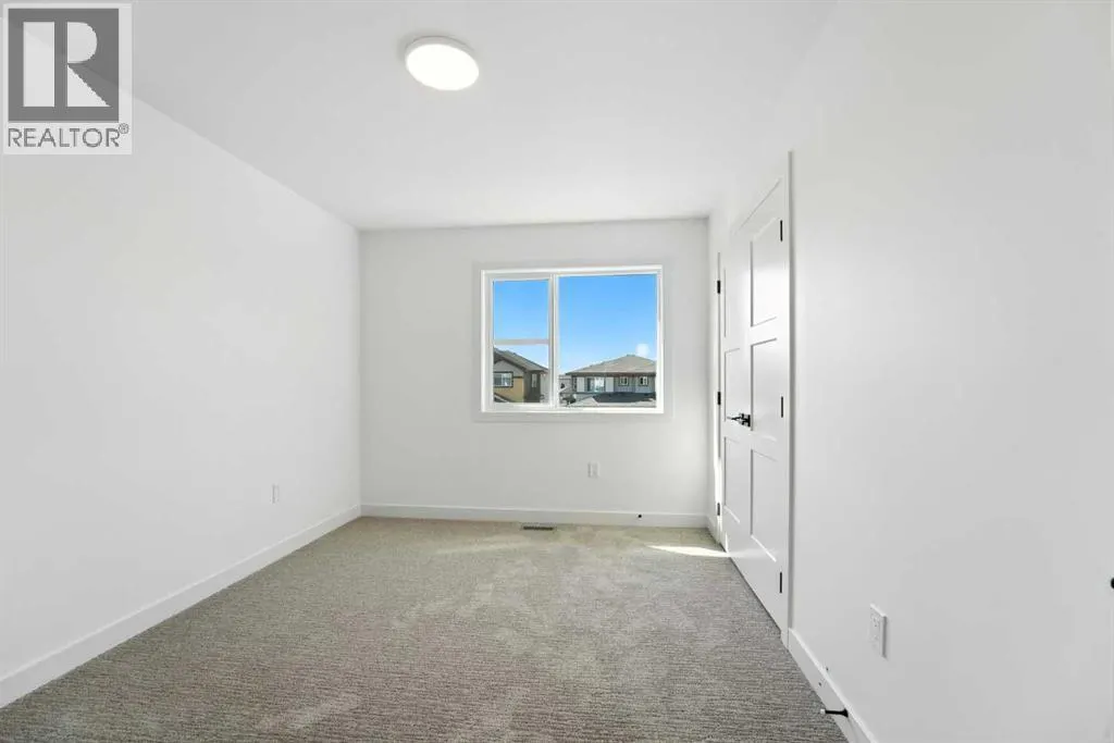 42 Earl Close