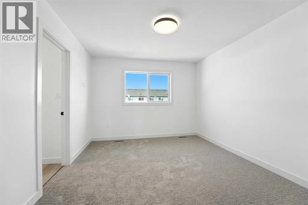 42 Earl Close