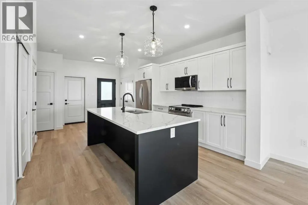 42 Earl Close