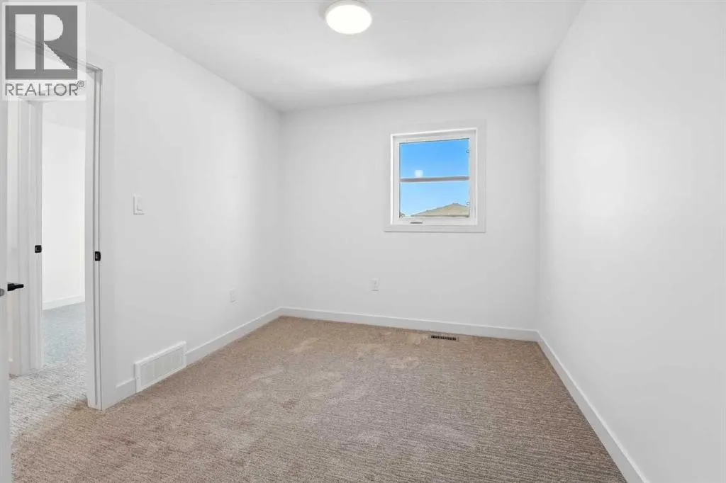 42 Earl Close