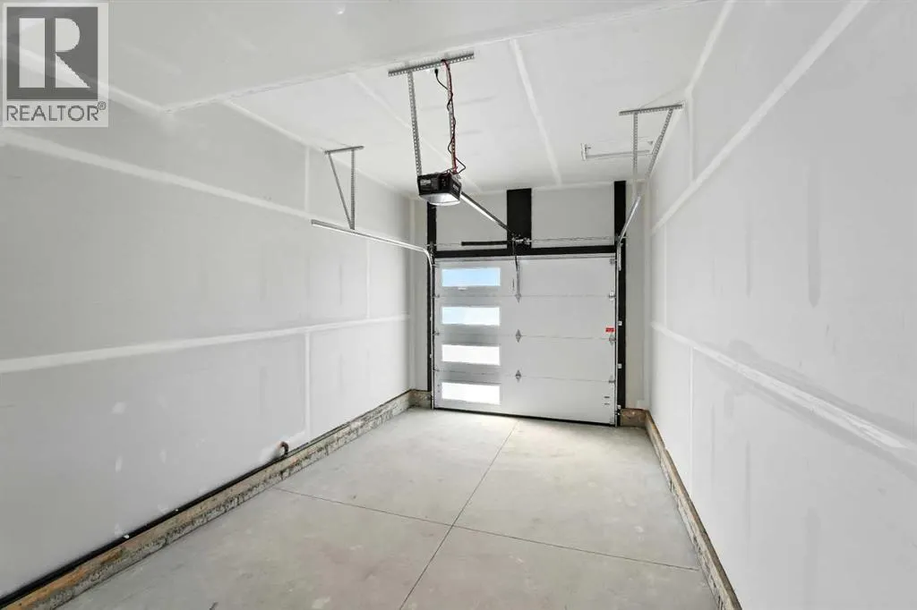 42 Earl Close