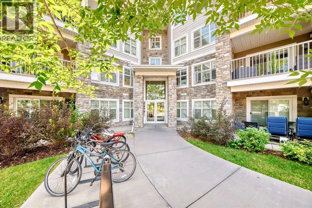 2416, 11 Mahogany Row SE
