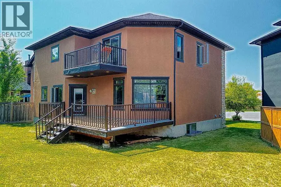 16 Rockcliff Point NW