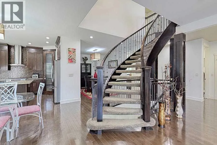 16 Rockcliff Point NW