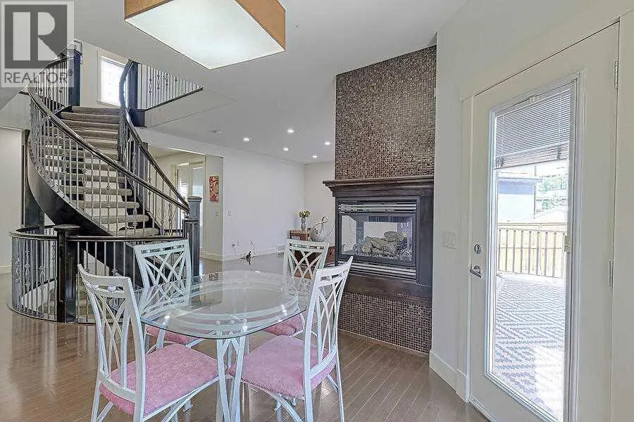 16 Rockcliff Point NW