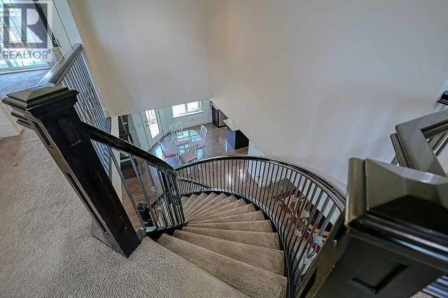 16 Rockcliff Point NW