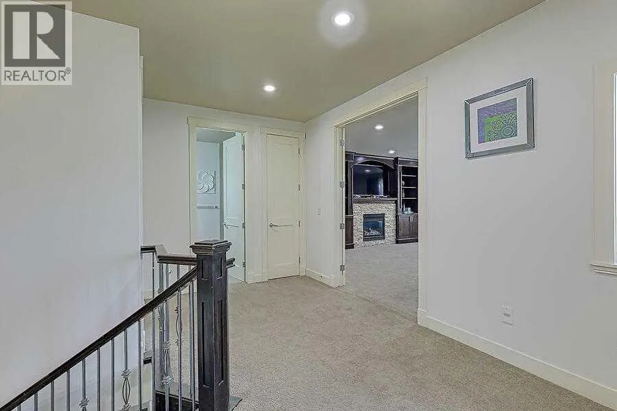 16 Rockcliff Point NW