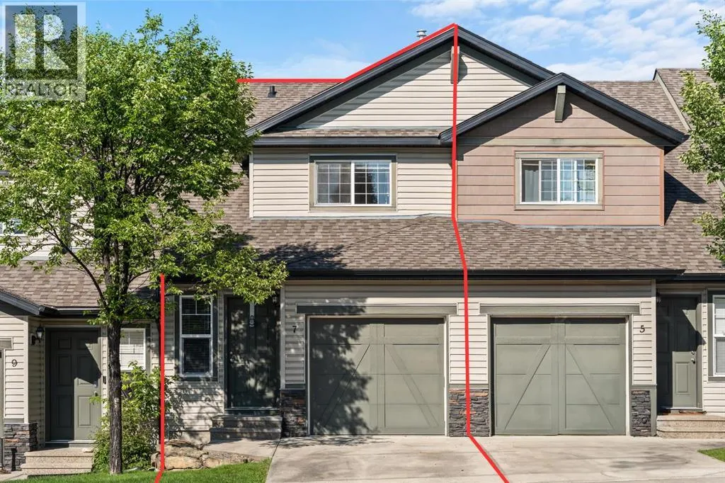 7, 105 Drake Landing Common