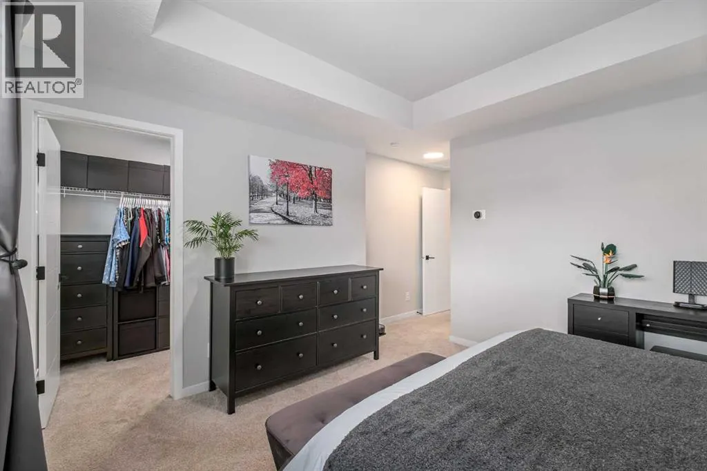 245 Masters Row SE