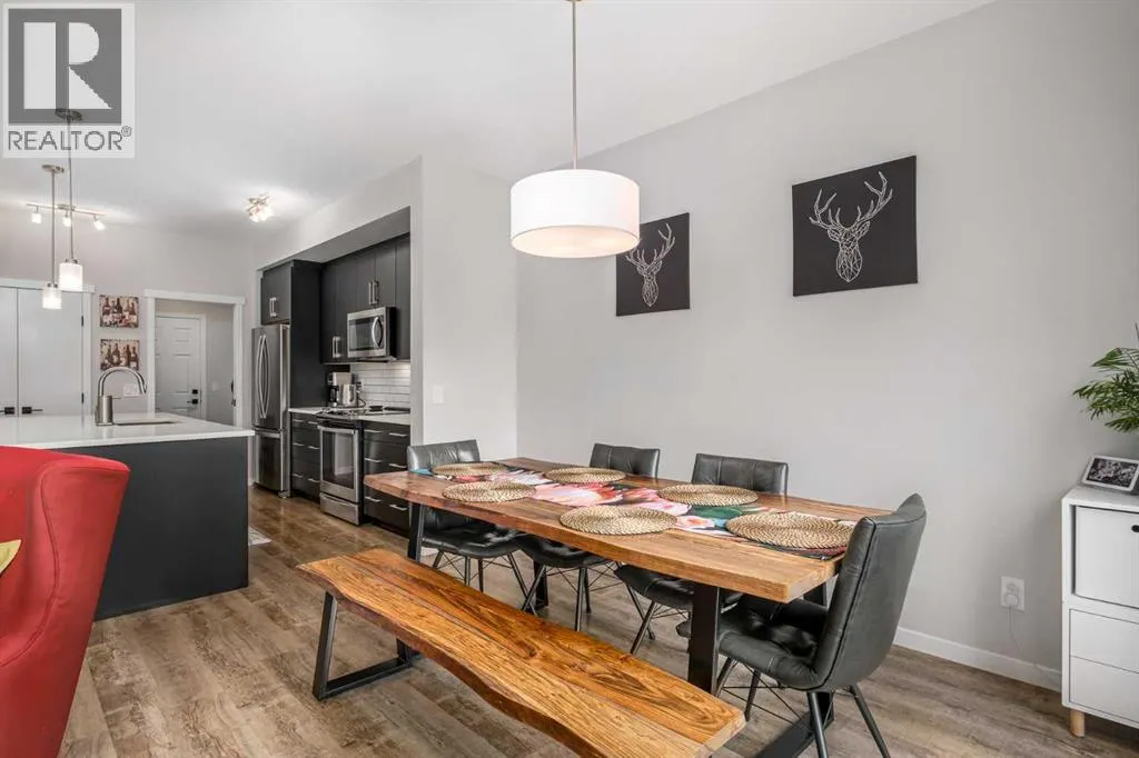 245 Masters Row SE