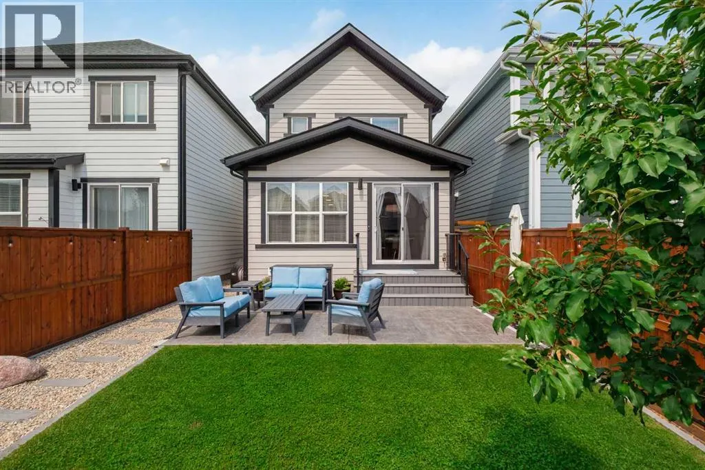 245 Masters Row SE