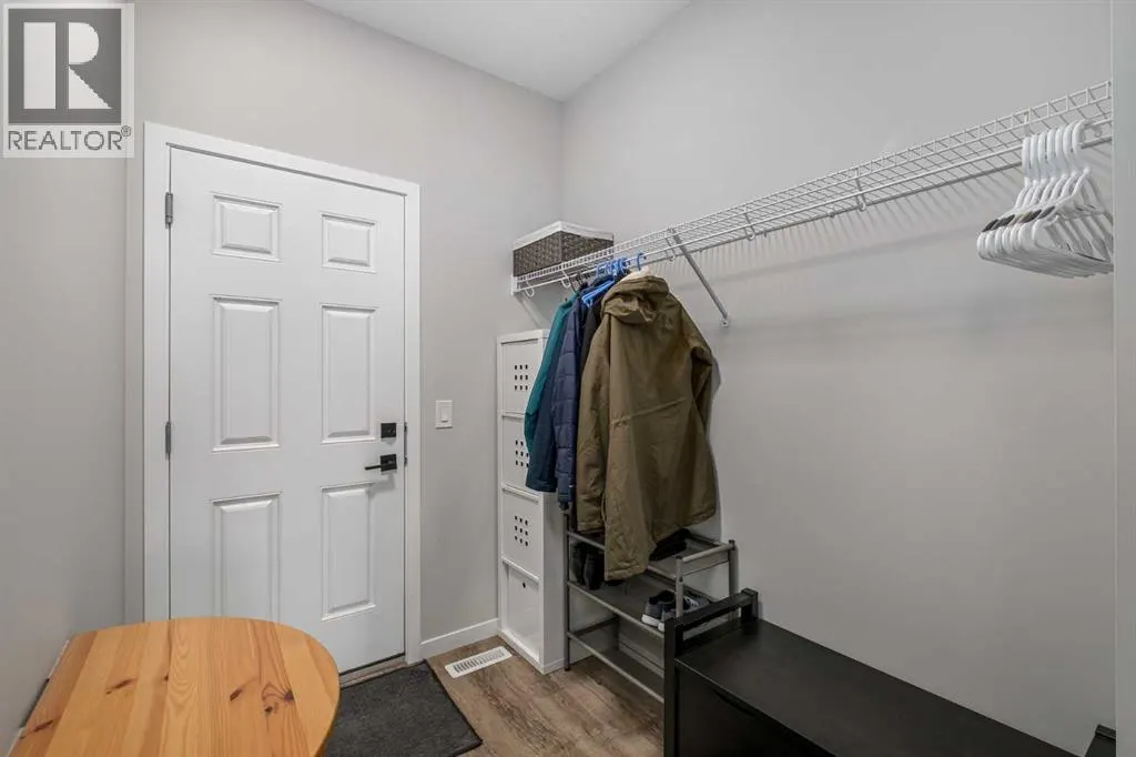 245 Masters Row SE
