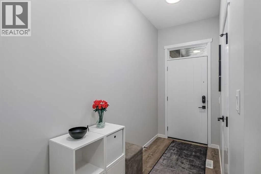245 Masters Row SE