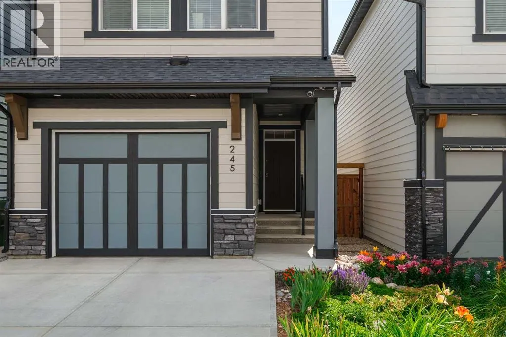 245 Masters Row SE