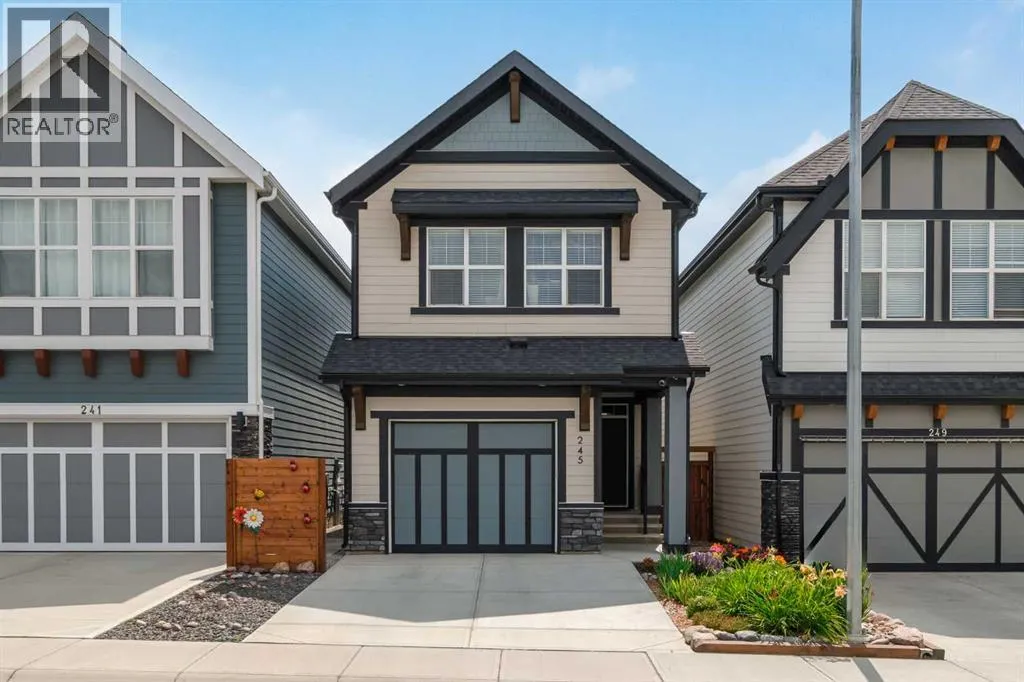 245 Masters Row SE
