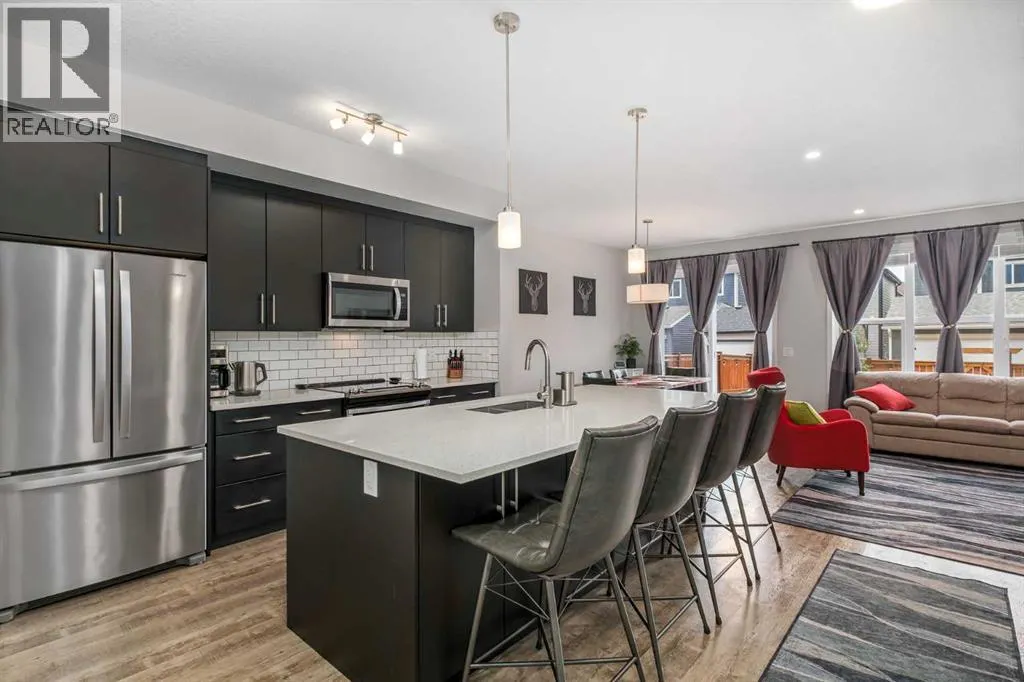 245 Masters Row SE