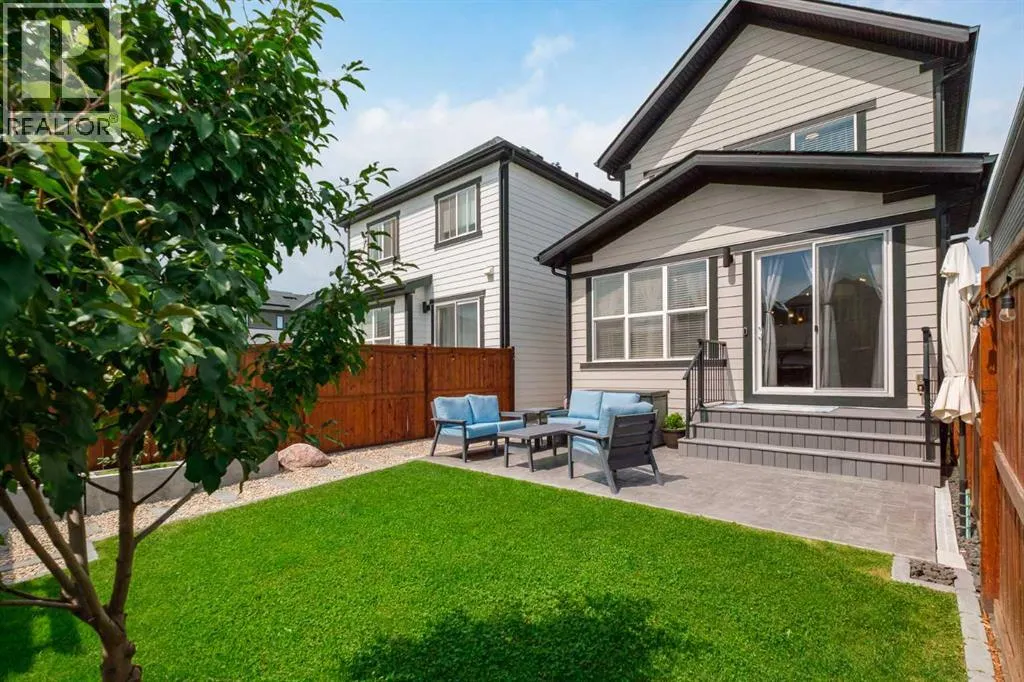 245 Masters Row SE