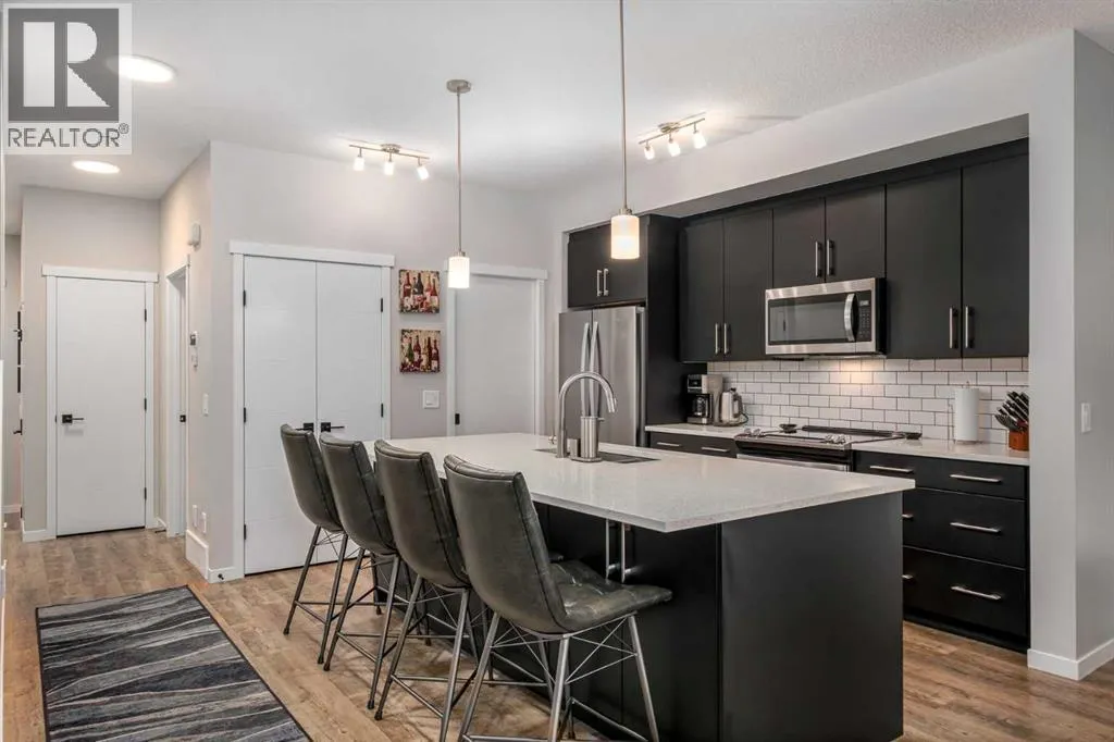 245 Masters Row SE