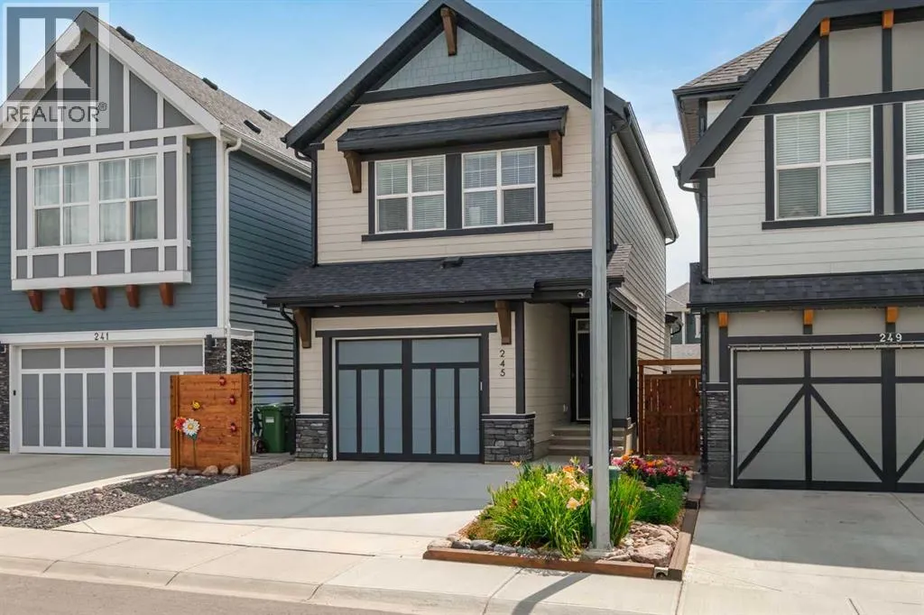 245 Masters Row SE