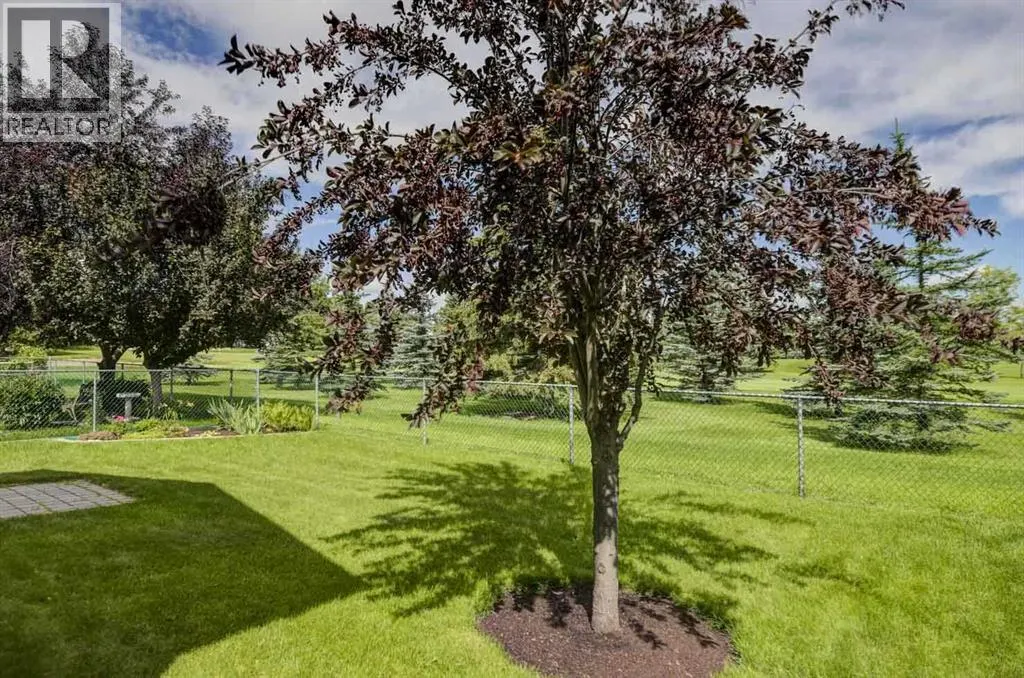 60 Fairways Drive NW