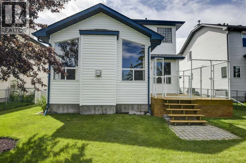 60 Fairways Drive NW