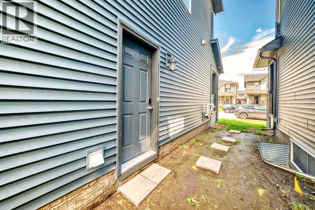 221 Midgrove Mews SW