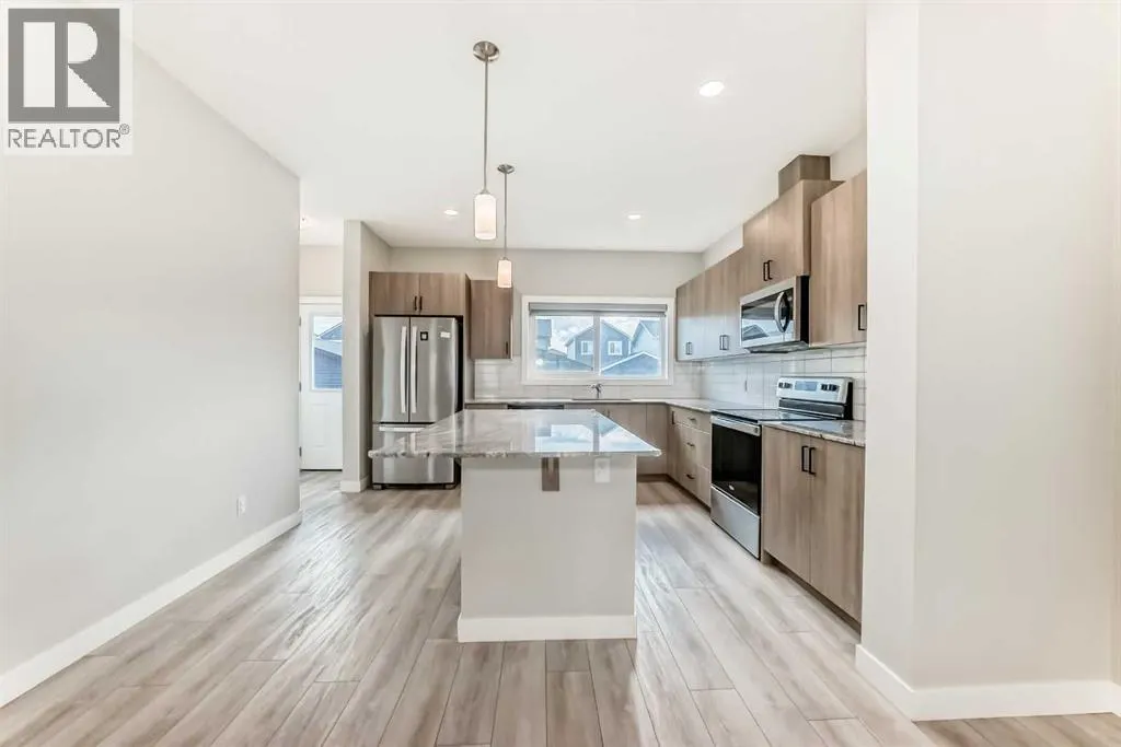 221 Midgrove Mews SW