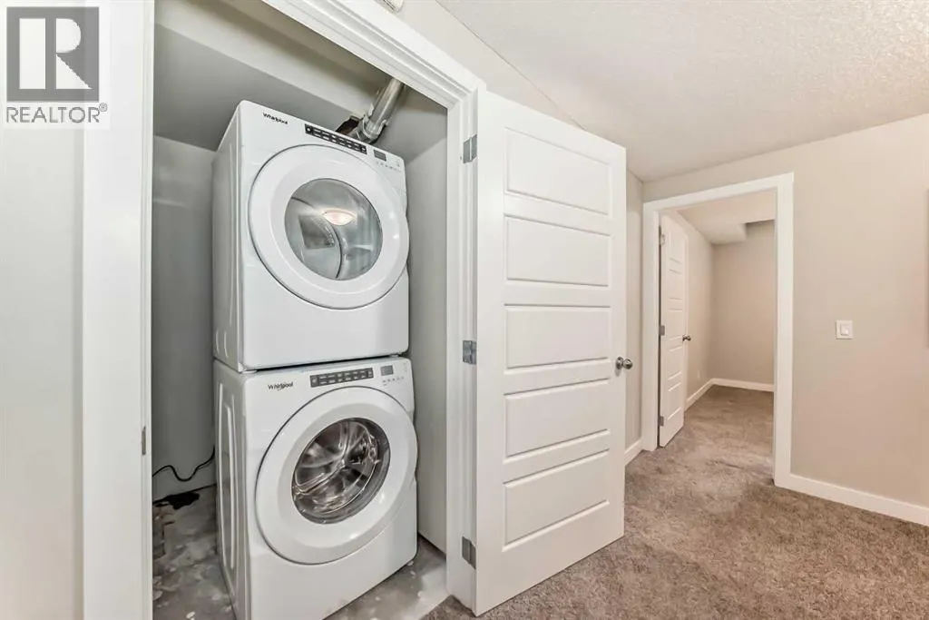 221 Midgrove Mews SW