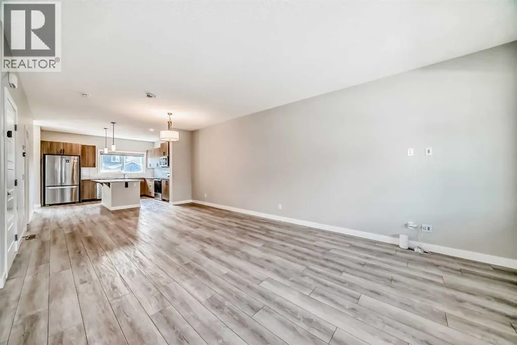 221 Midgrove Mews SW