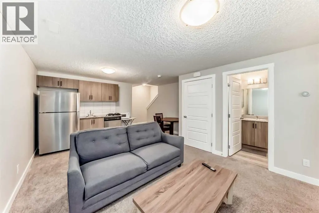 221 Midgrove Mews SW