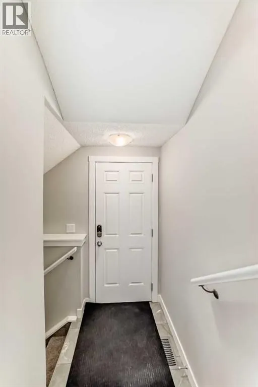 221 Midgrove Mews SW