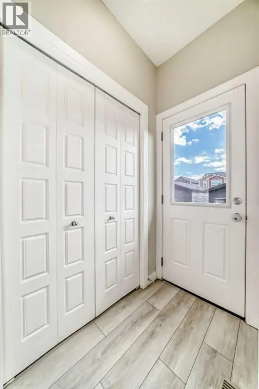 221 Midgrove Mews SW