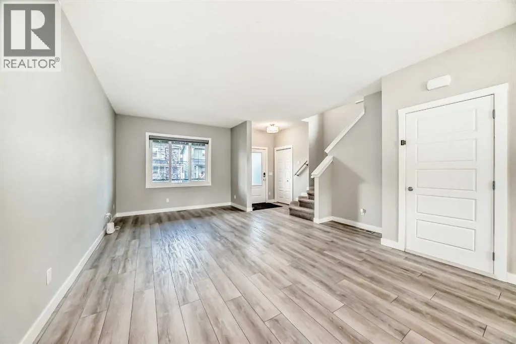221 Midgrove Mews SW