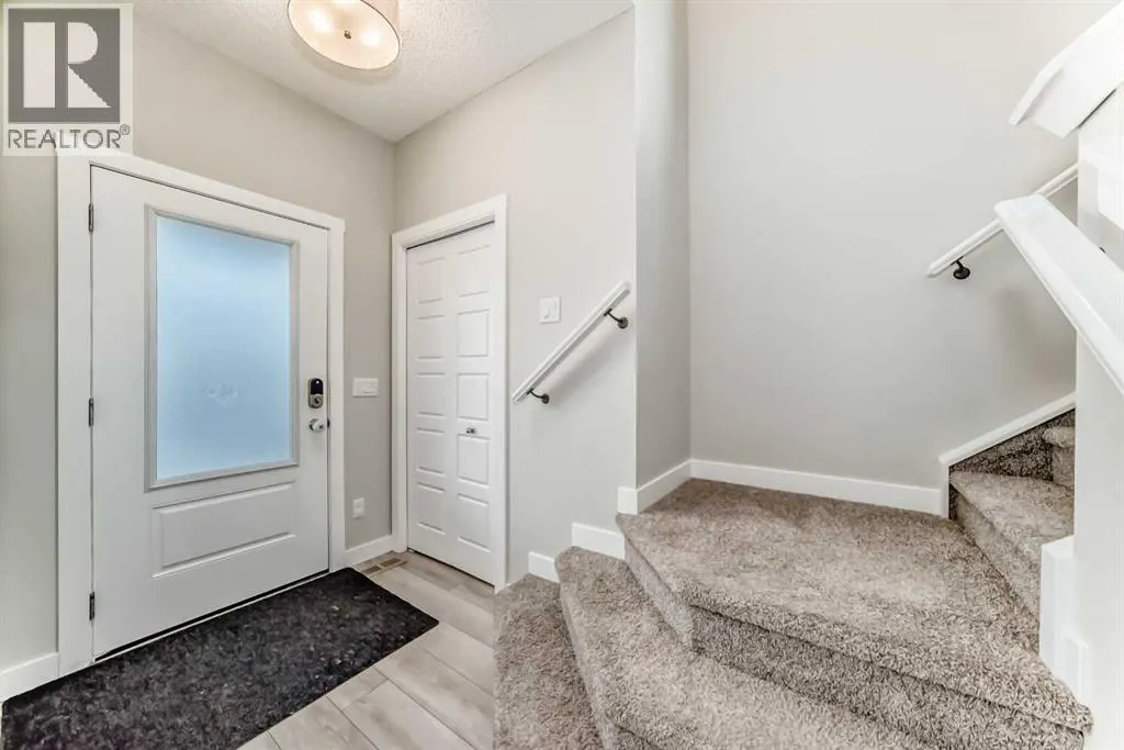 221 Midgrove Mews SW