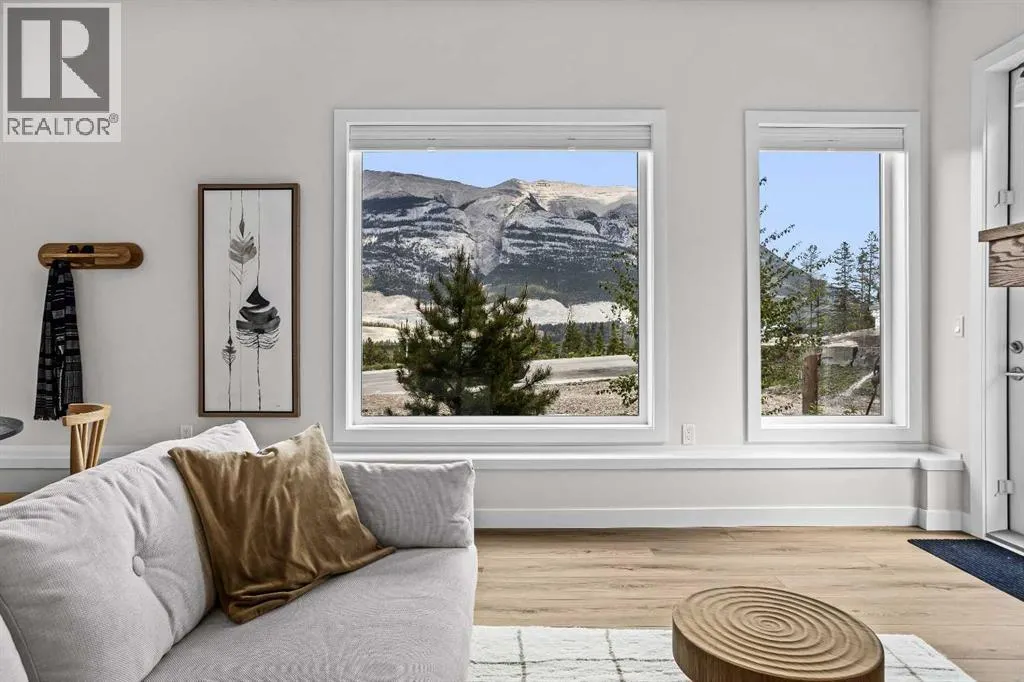101L, 209 Stewart Creek Rise