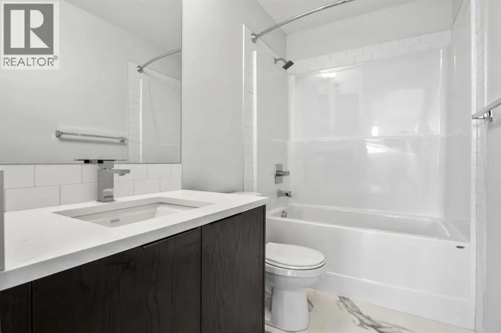 1209, 220 Seton Grove SE