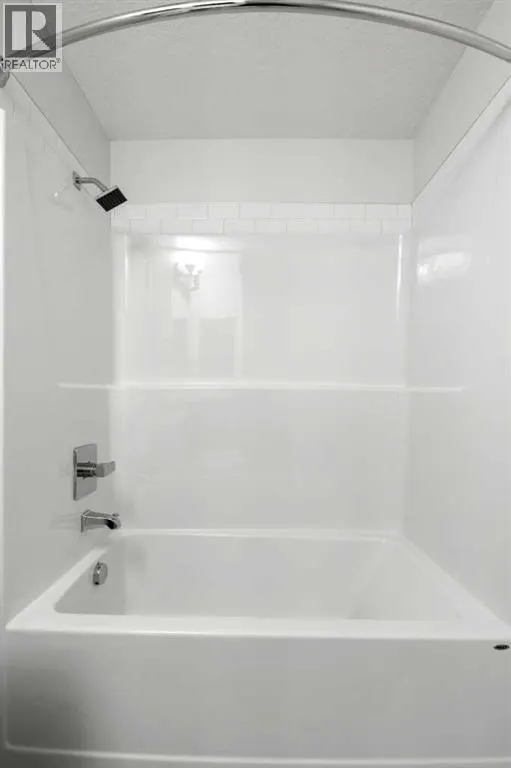 1209, 220 Seton Grove SE